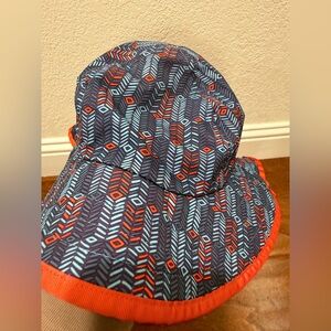 Sunday Kids Hat with Blue and Red Pattern